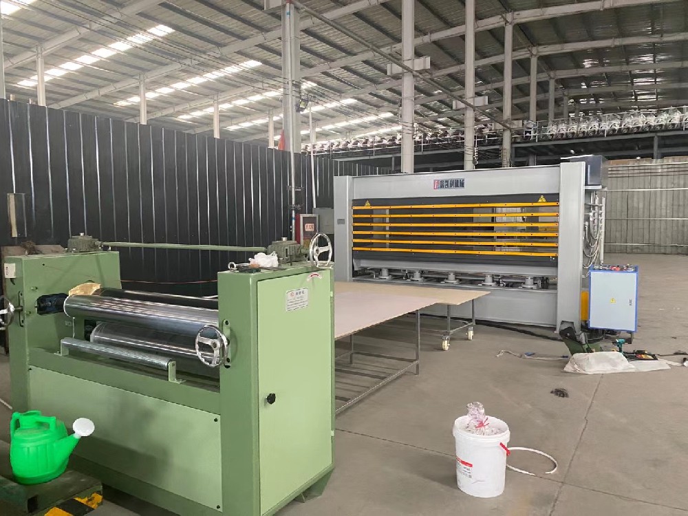 客戶定制5層熱壓機準備發(fā)往甘肅酒泉